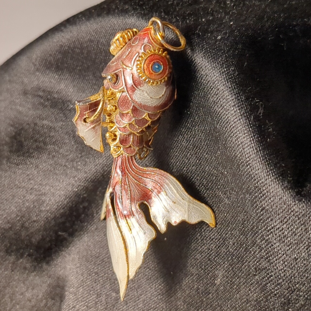 Large cloisonne articulated fish pendant/charm. Gold, pearl, copper, purple. - Picture 4 of 11